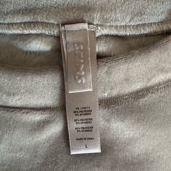 SKIMS Velour Crew Neck Loungewear L - Picture 3 of 4